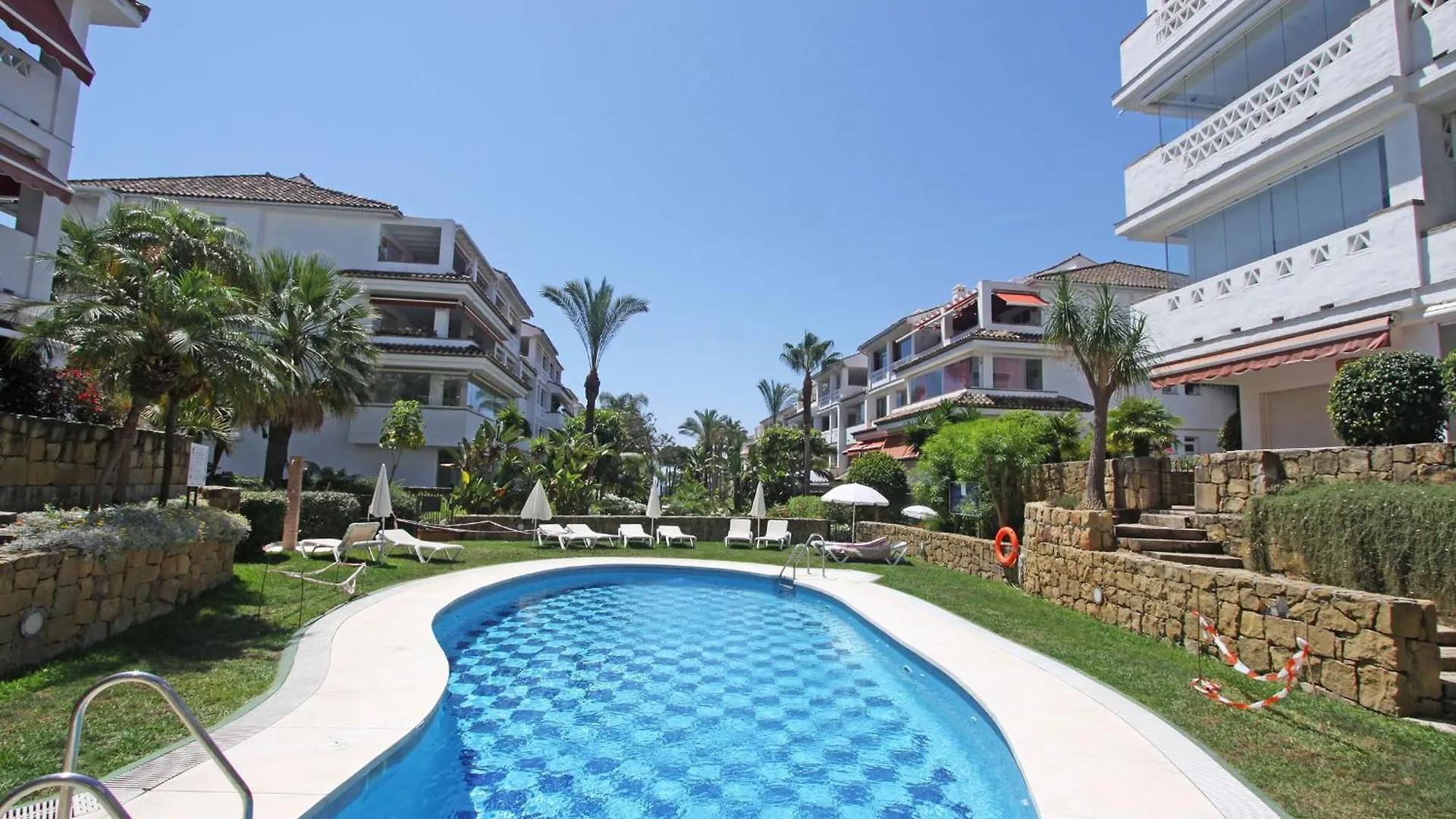 1105 Beachfront Apartment Golden Mile Marbella