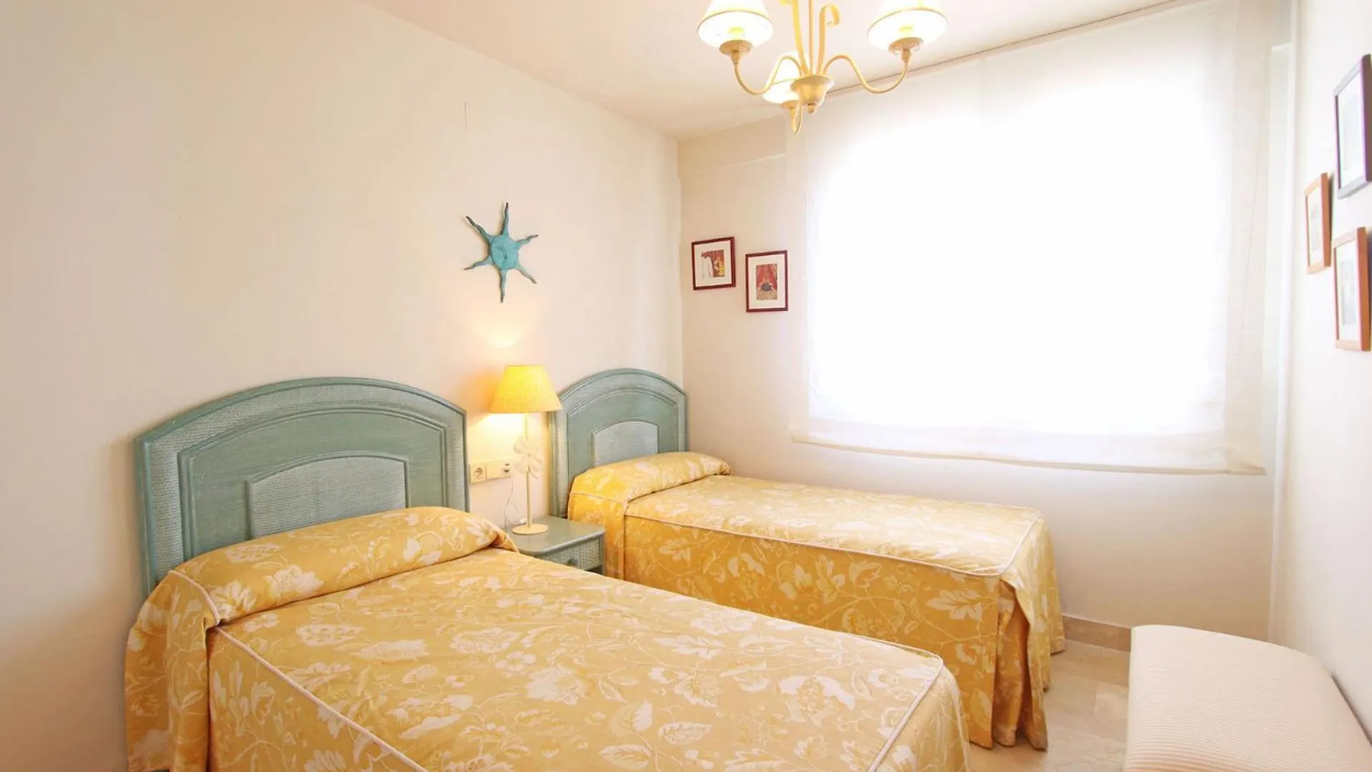 1105 Beachfront Apartment Golden Mile Marbella 0*,  Španělsko